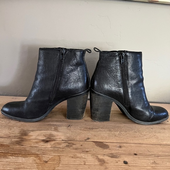 Lucky Brand Black Leather Boots | size 8 - Picture 3 of 8